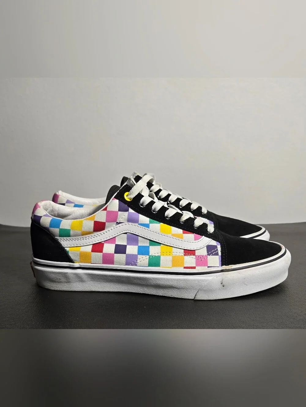 RARE VANS Old Skool Checkerboard Rainbow Flag Sz 10 Men's Skateboarding Shoes